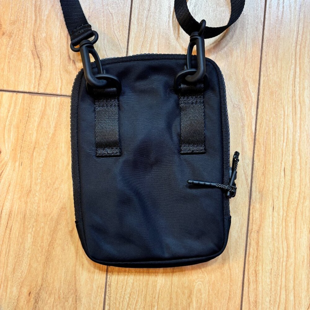 Lululemon Easy Access Crossbody Bag Black Small Travel Pouch Purse One Size - Picture 6 of 8